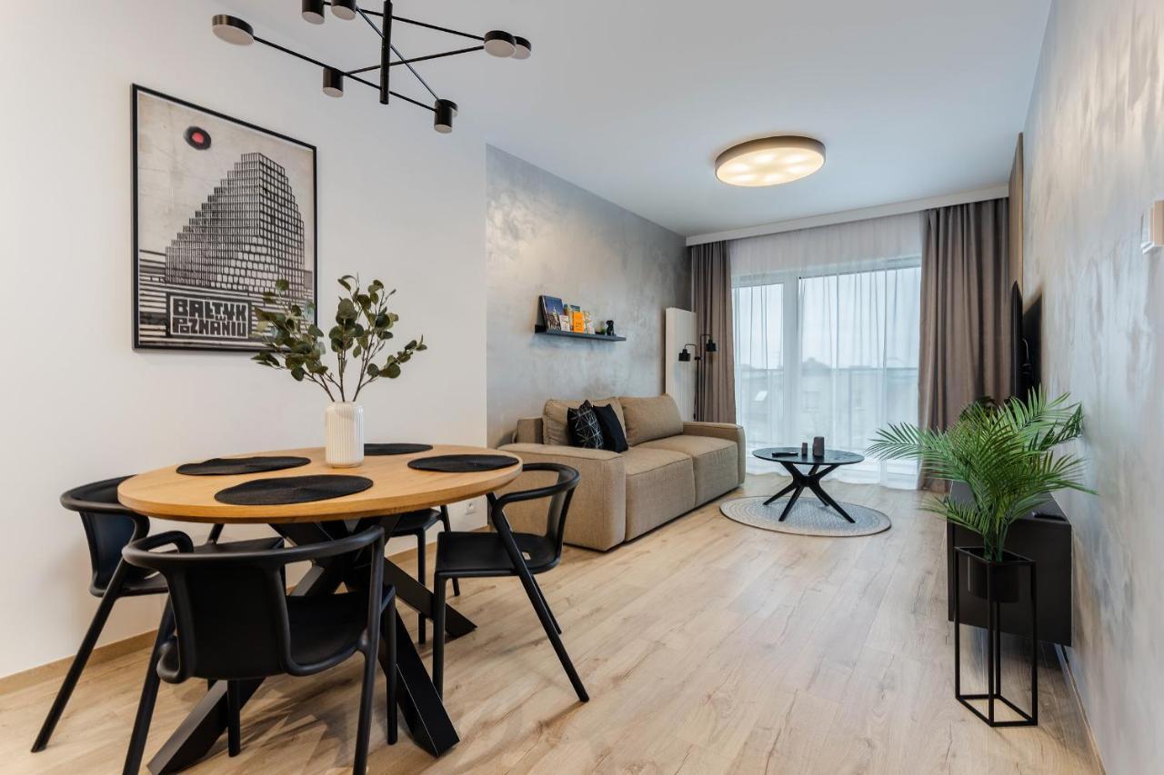 Klimatyzowany Apartament Very Berry Z Parkingiem W Poznaniu By Noclegi Renters Buitenkant foto