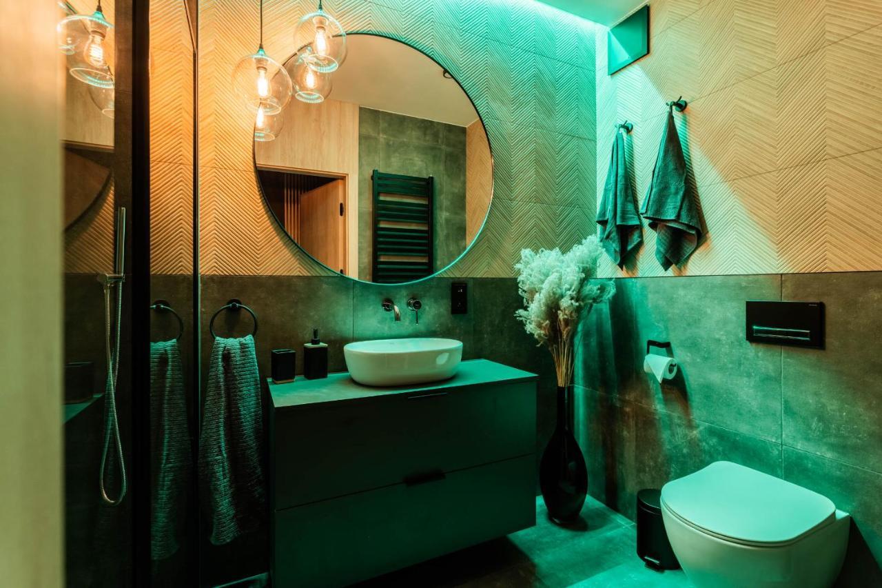 Klimatyzowany Apartament Very Berry Z Parkingiem W Poznaniu By Noclegi Renters Buitenkant foto