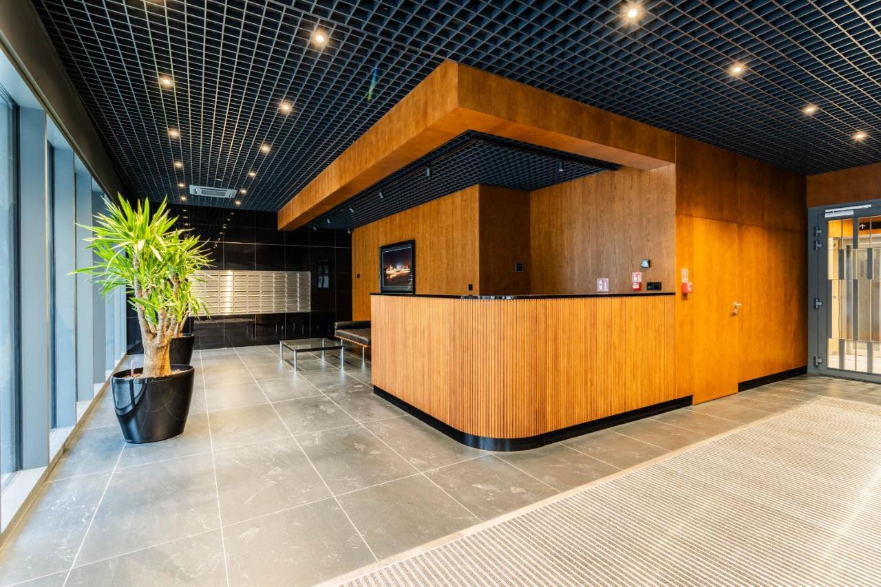Klimatyzowany Apartament Very Berry Z Parkingiem W Poznaniu By Noclegi Renters Buitenkant foto