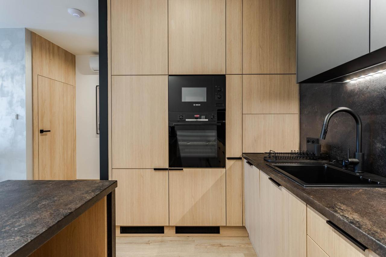Klimatyzowany Apartament Very Berry Z Parkingiem W Poznaniu By Noclegi Renters Buitenkant foto