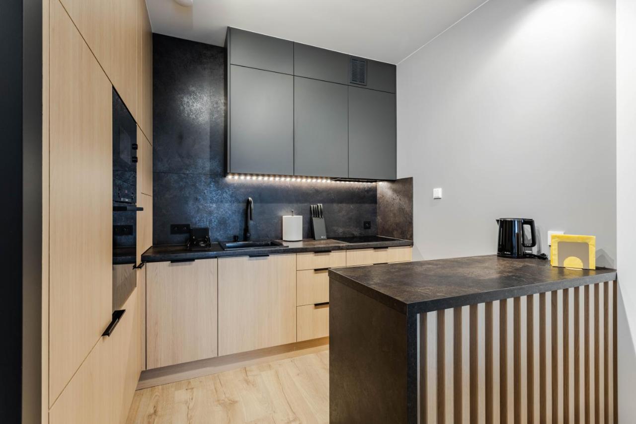Klimatyzowany Apartament Very Berry Z Parkingiem W Poznaniu By Noclegi Renters Buitenkant foto